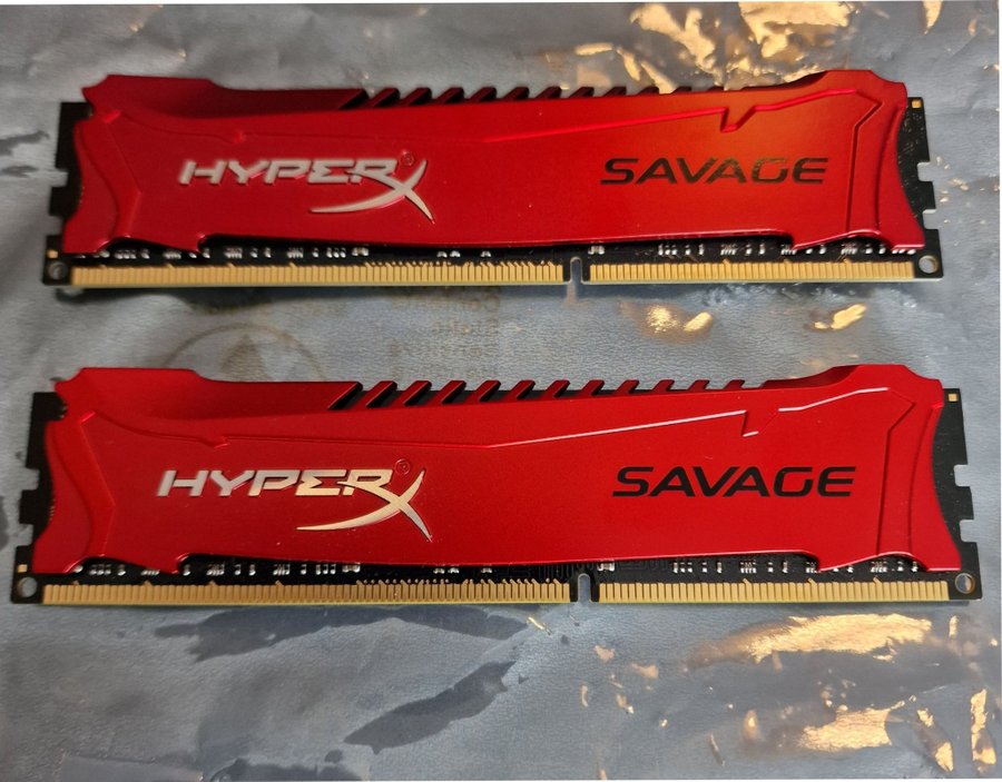 HyperX Savage 16GB (2x8GB) / 2400MHz / DDR3 / CL11 / HX324C11SRK2/16