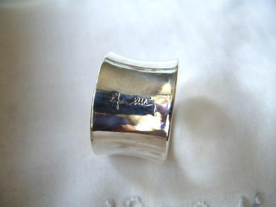 Efva Attling design: "Hooked on Simone ring" 925 silver stl 17mm Välvd form