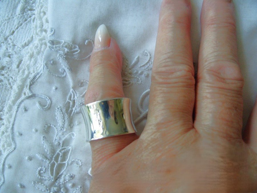 Efva Attling design: "Hooked on Simone ring" 925 silver stl 17mm Välvd form