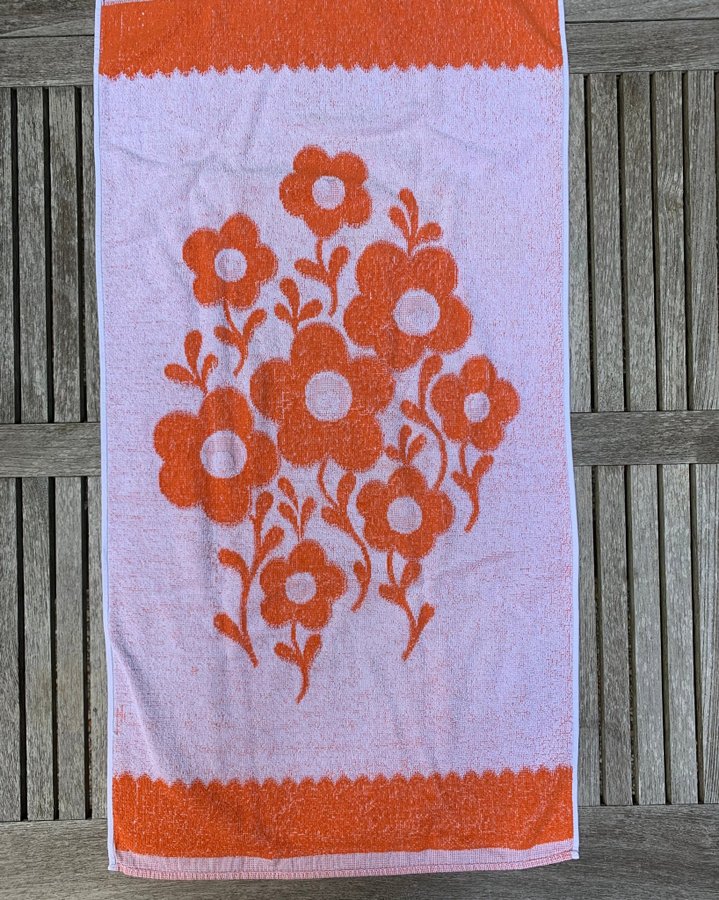 Retro handduk 70-tal orange o vit blommor frotté Fint skick