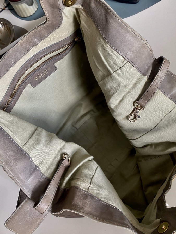 Ny/Oanvänd Underbar väska från TIGER OF SWEDEN skinn