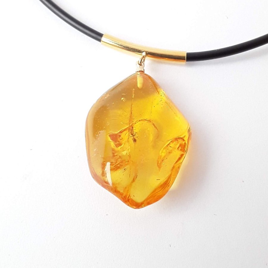 Yellow Baltic amber gemstone insect inclusion pendant necklace insect jewelry