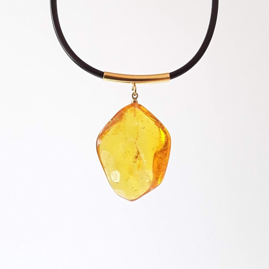 Yellow Baltic amber gemstone insect inclusion pendant necklace insect jewelry