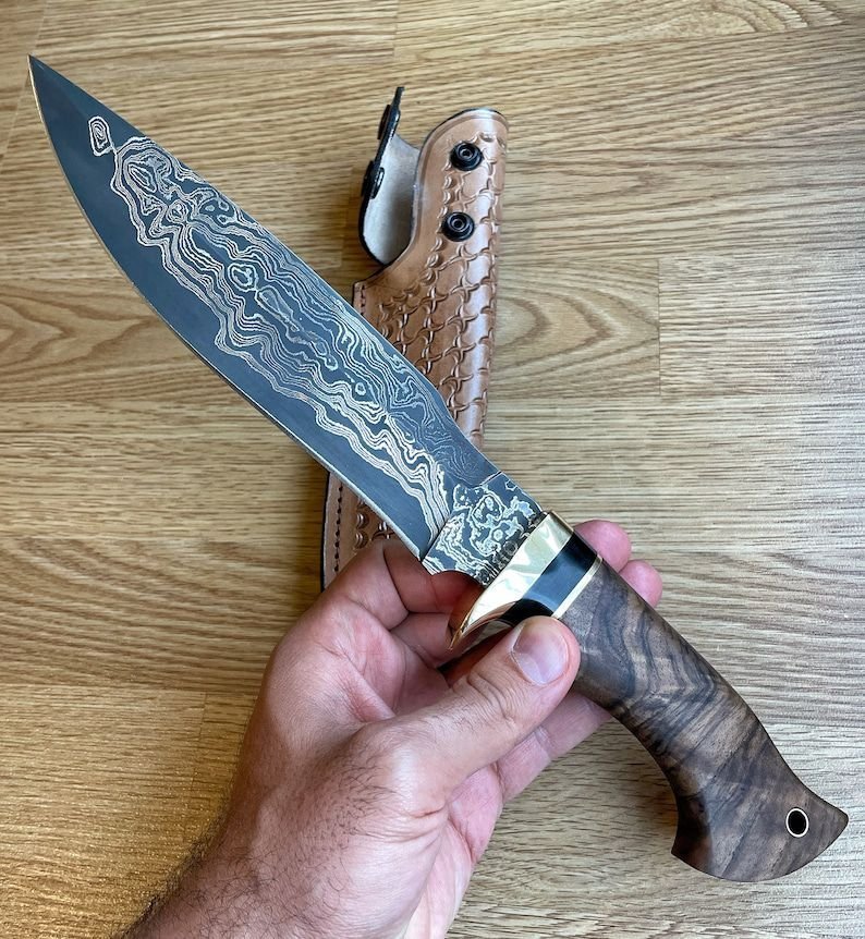 Real Damascus Handmade Bowie Knife Walnut  Ebony Wood Handle Bladesmith