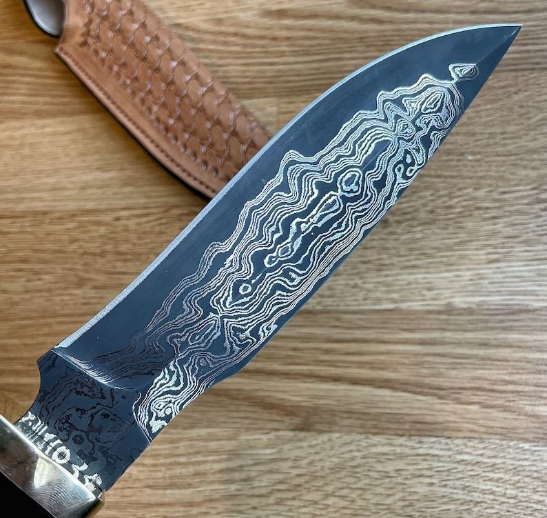 Real Damascus Handmade Bowie Knife Walnut  Ebony Wood Handle Bladesmith