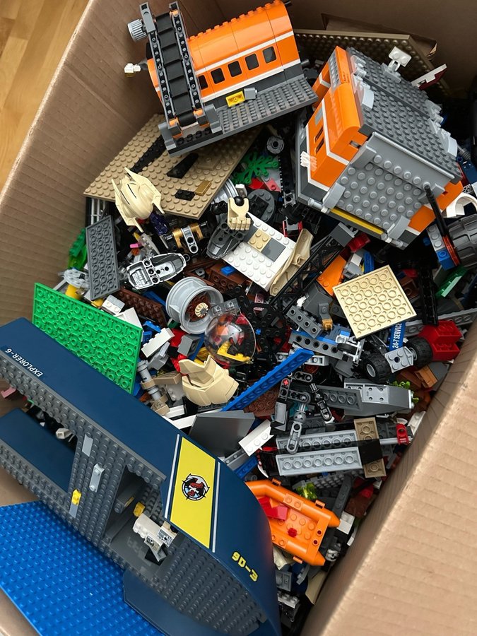 Lego-låda med blandade delar