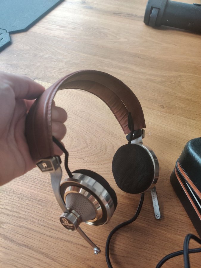 RIKTIGT SNYGG SÄLLSYNTA PIONEER SE-L40 Headphones