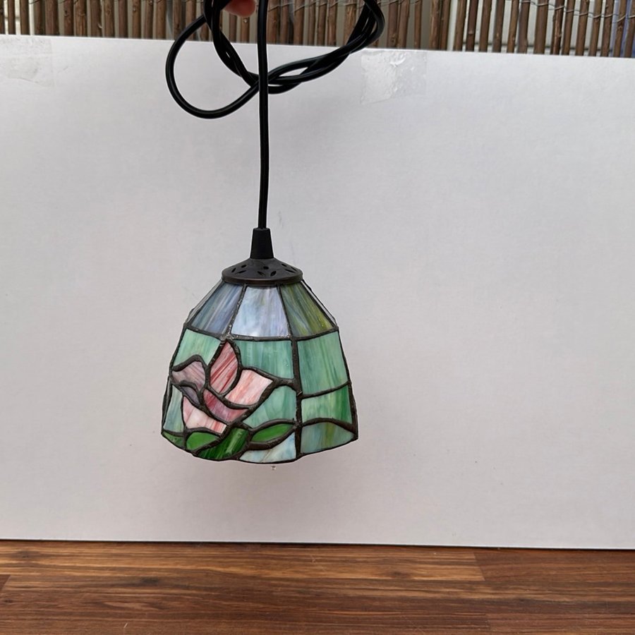 Fönsterlampa lampa Tiffany Tiffanystil glas mosaik