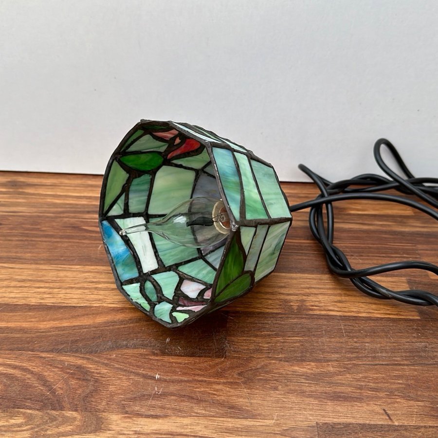 Fönsterlampa lampa Tiffany Tiffanystil glas mosaik