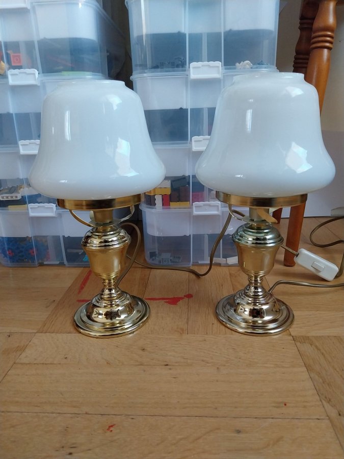 2st bordslampa glas och mässing retro