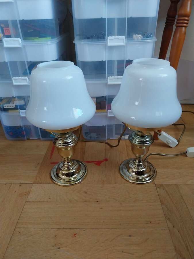 2st bordslampa glas och mässing retro