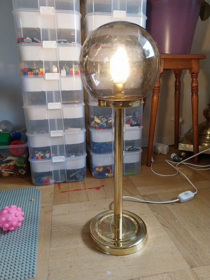 Bordslampa glas och mässing retro abc märke