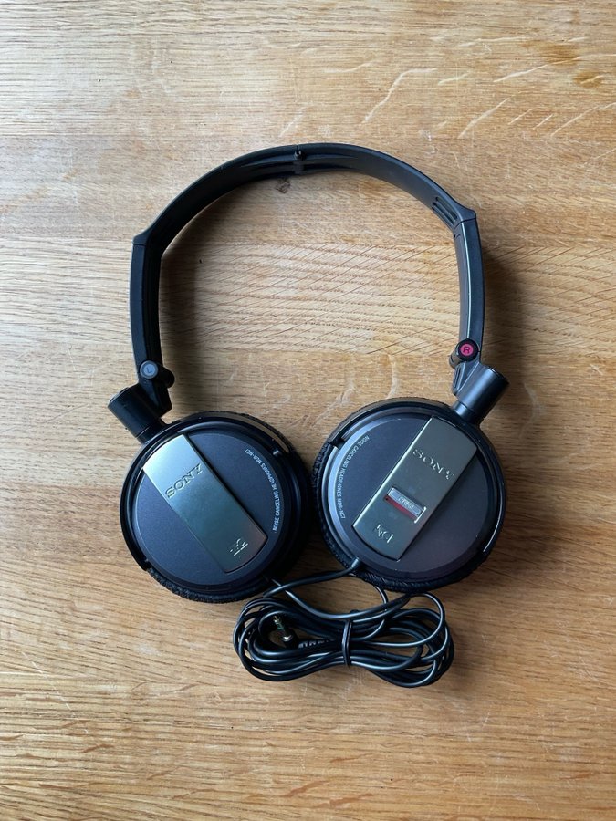 Sony MDR-NC7 hörlurar med brusreducering - 35mm plugg