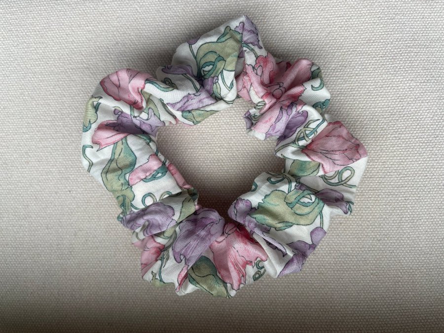 2 Handgjorda Liberty London Scrunchies/ Hårsnoddar