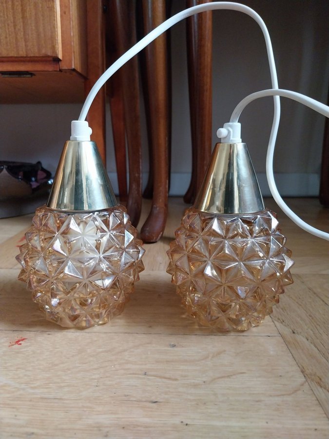 2st Fönsterlampa glas och mässing retro