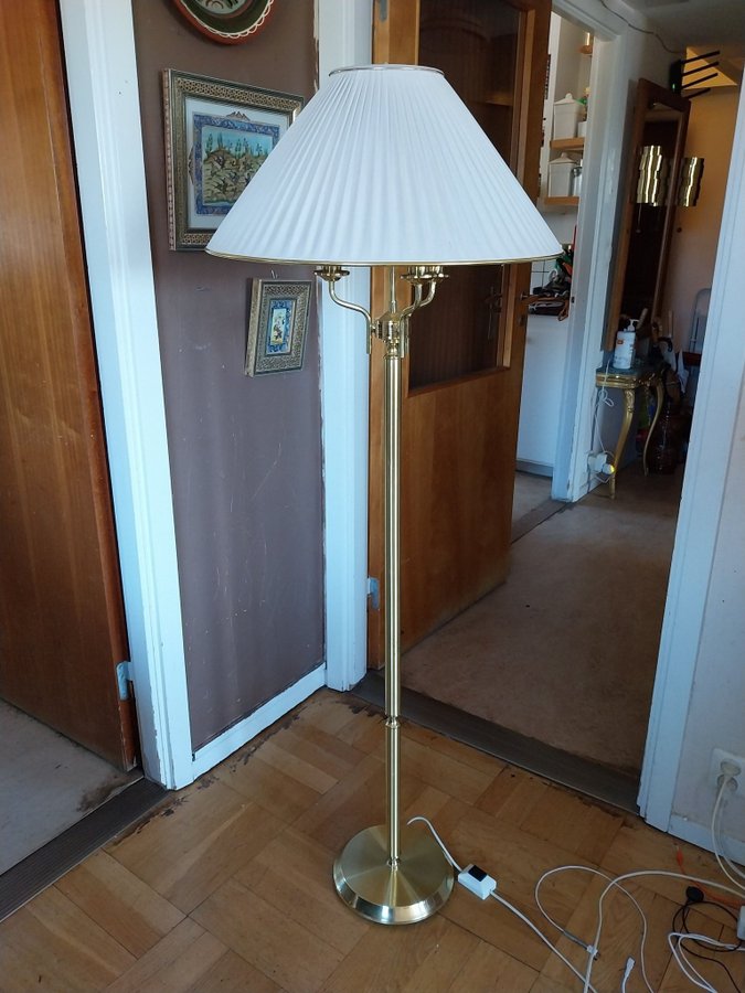 Golvlampa mässing retro