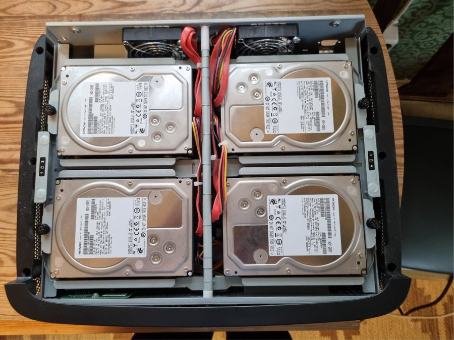 8TB Fujitsu XigmaNAS | Media-NAS | Backup | 4-disk | Windows/Mac | 1:-!!