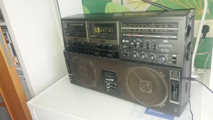 SHARP GF 818 SB FM stereo /AM radio cassette