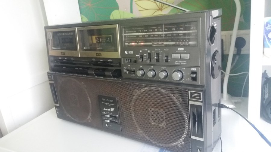 SHARP GF 818 SB FM stereo /AM radio cassette