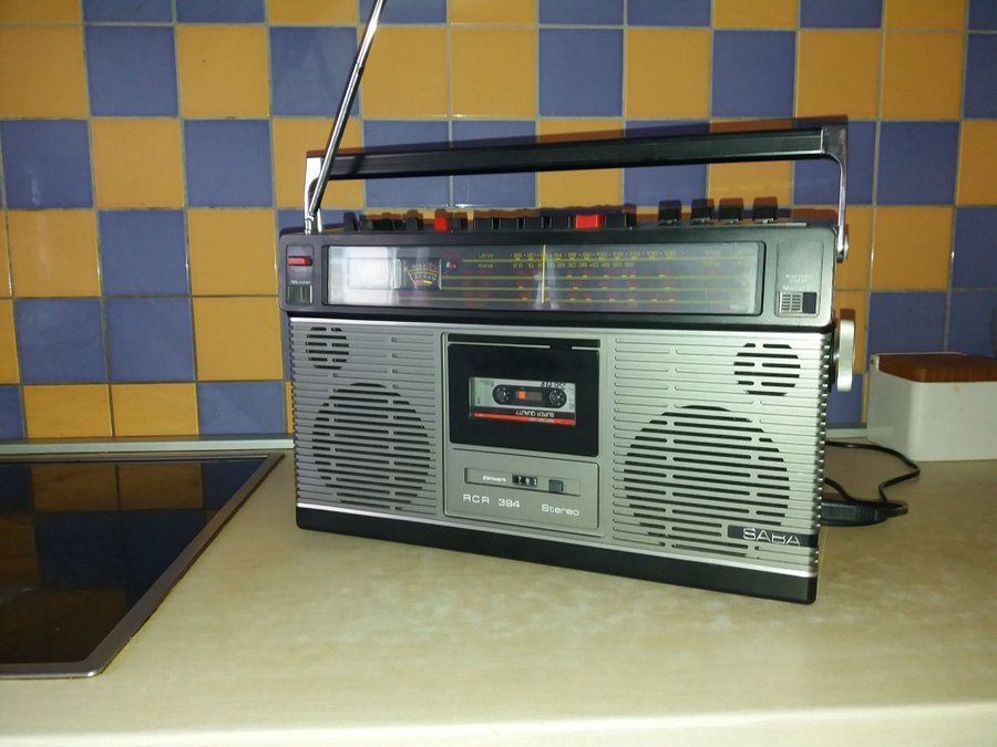 Saba RCR 394 radio - casettte4-Band-Stereo-Radio-Recorder