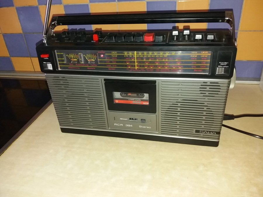 Saba RCR 394 radio - casettte4-Band-Stereo-Radio-Recorder