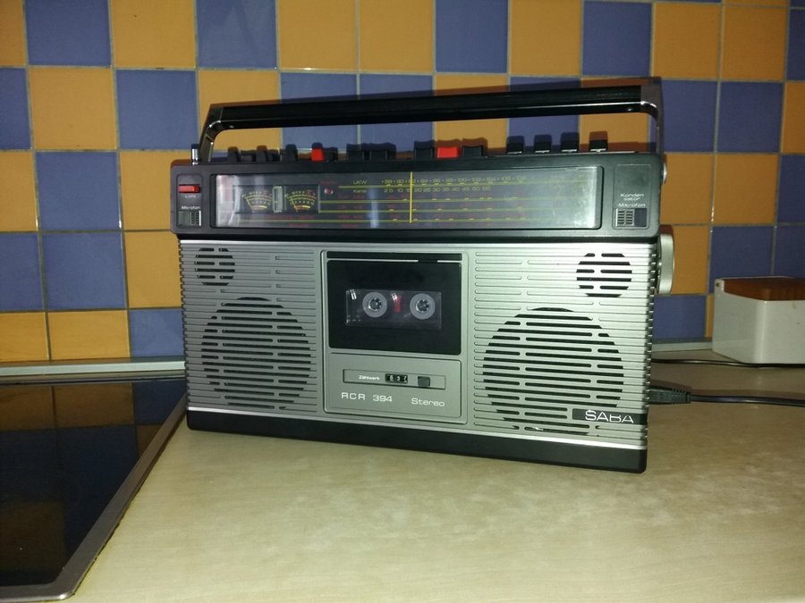 Saba RCR 394 radio - casettte4-Band-Stereo-Radio-Recorder