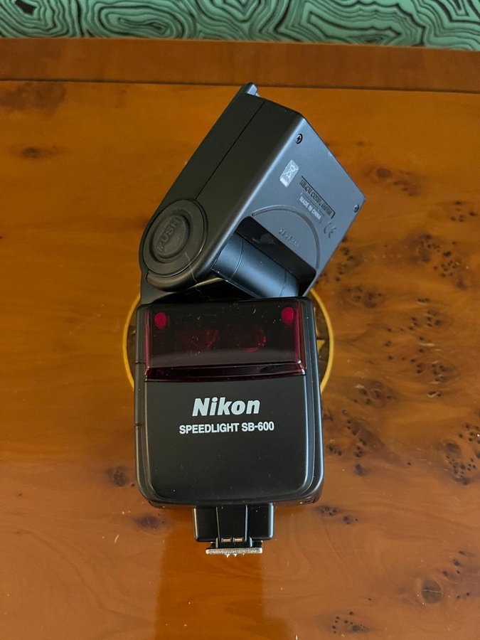 Nikon Speedlight SB-600 blixt
