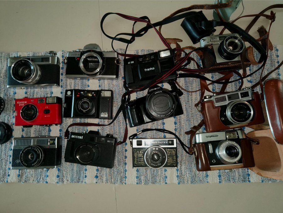 12 kameror Kompaktkamera rangefinder systemkamera