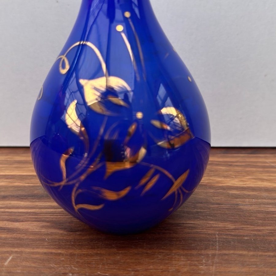 En vacker blå Vas  Kosta Dekorations industri 