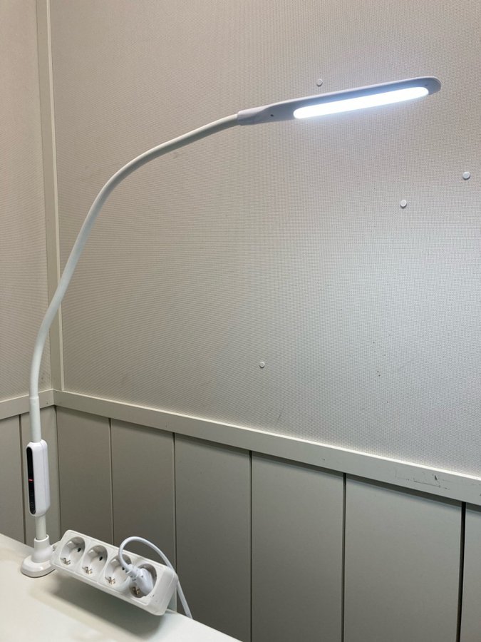 Lampa typ skrivbordslampa Sun-Flex Desklite helt ny böjbar vit