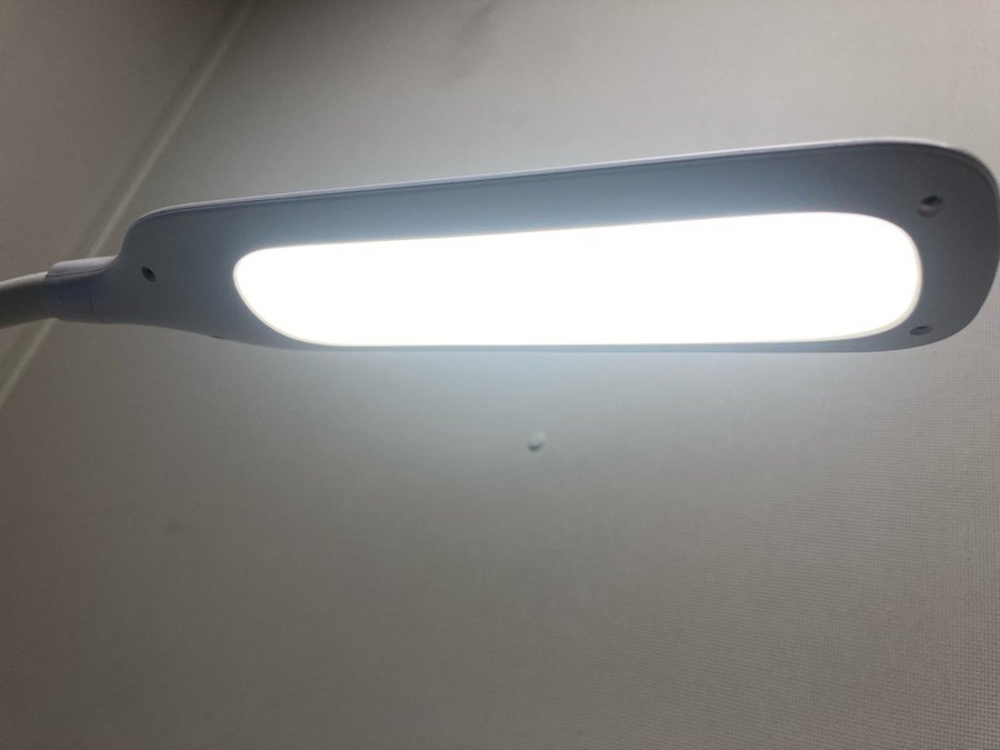 Lampa typ skrivbordslampa Sun-Flex Desklite helt ny böjbar vit