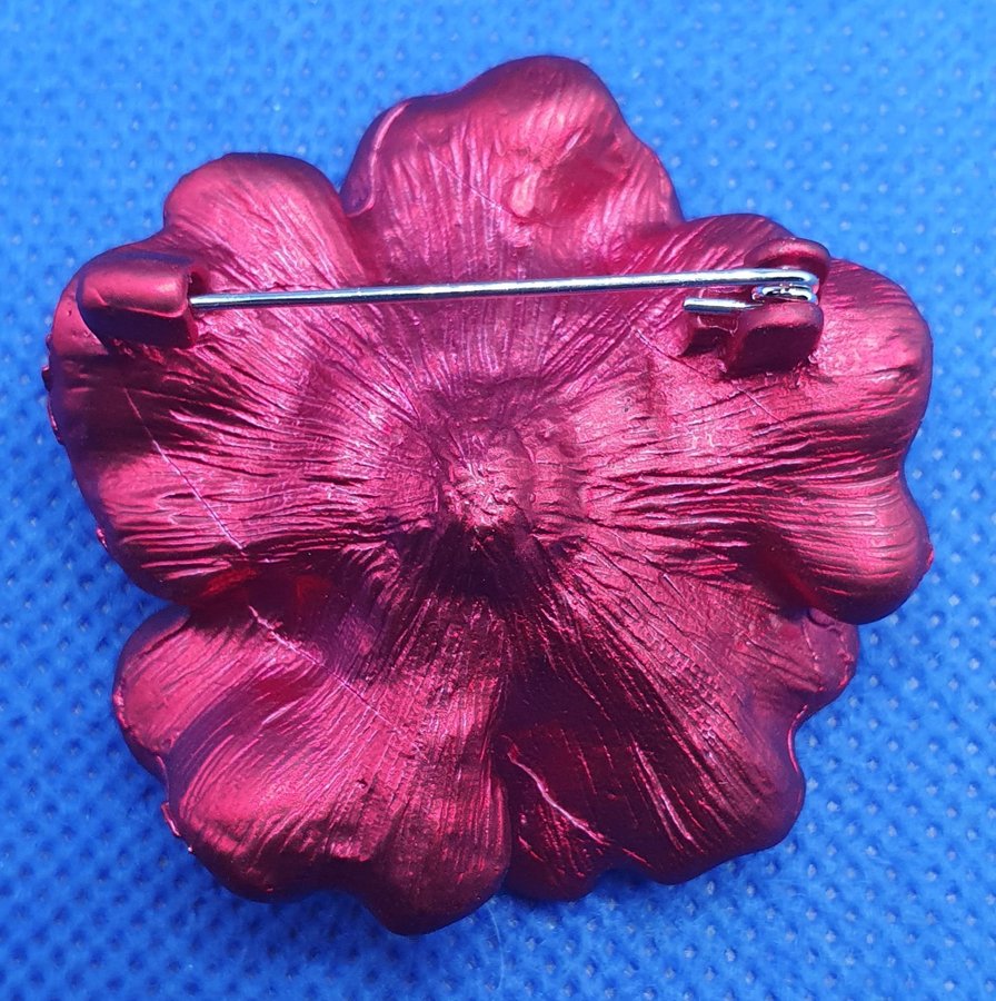 Brosch - Vacker röd blomma