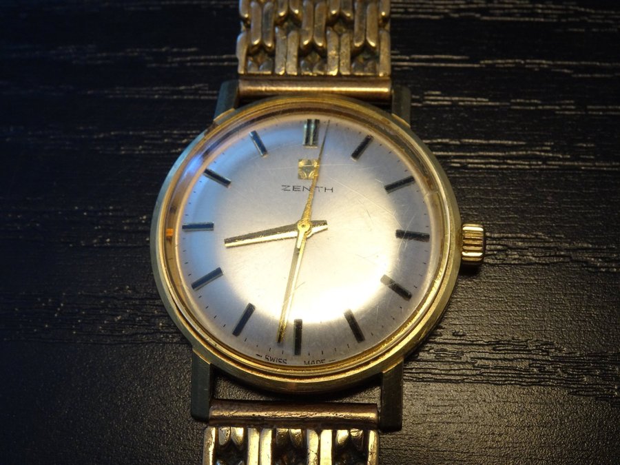 Zenith Guld armbandsklocka 51 år gammal  Zenith Gold wristwatch 51 years old