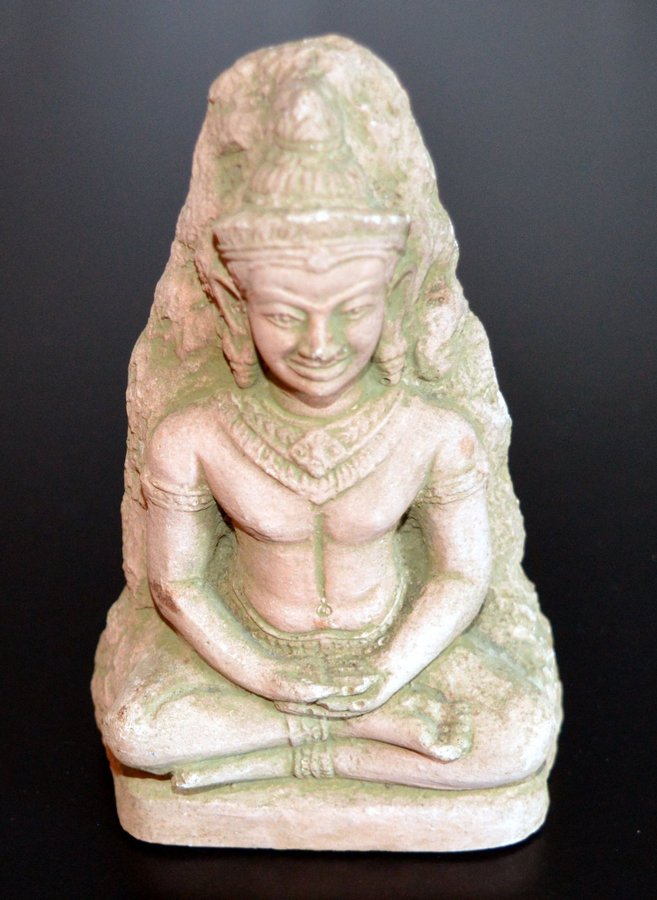 Liten vacker Buddha staty