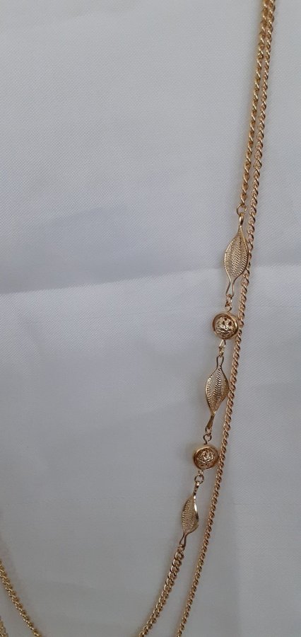Helt ny oanvänd lång kombinerad halskedja ( 2 rader ) Gulddoublé