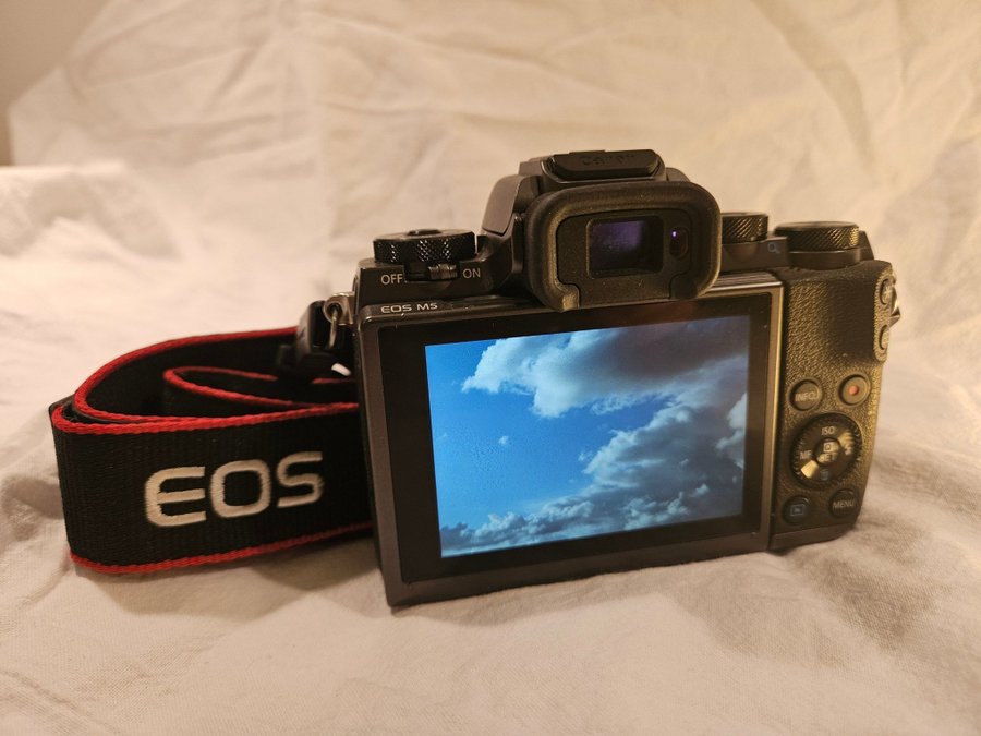 Canon EOS M5 i originalförpackning