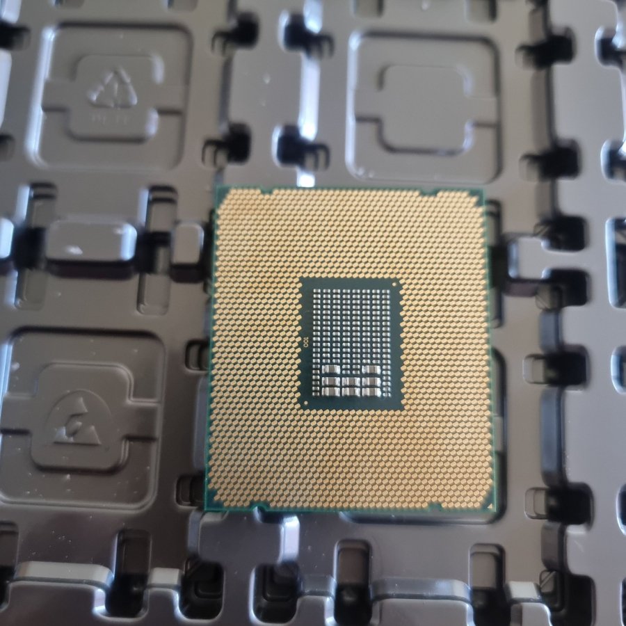 Intel Xeon E5-2687W V4 LGA2011-3 Server CPU Processor SR2NA 12-Core 300GHz