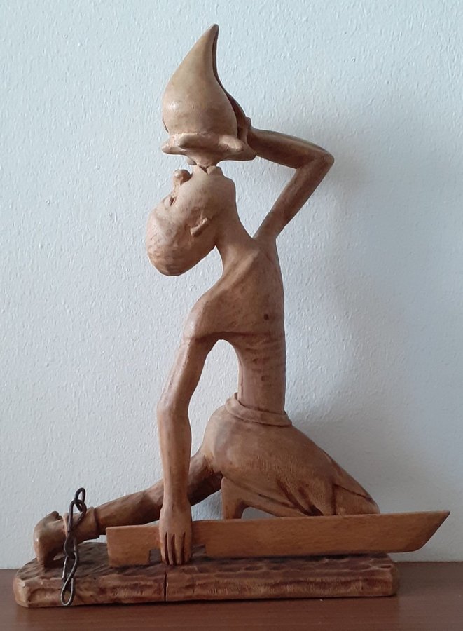 "Le Marron Inconnu" ( Den okända Marron )  Handsnidad skulptur i trä från Haiti