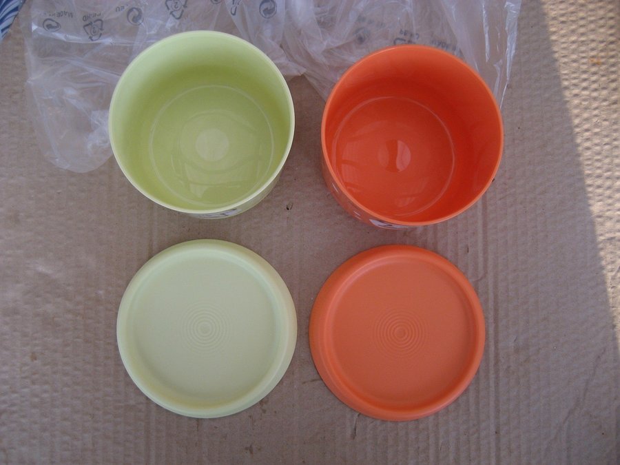 Tupperware - 2 st Rund Burk One Touch / Ko-motiv 575ml **Ny*