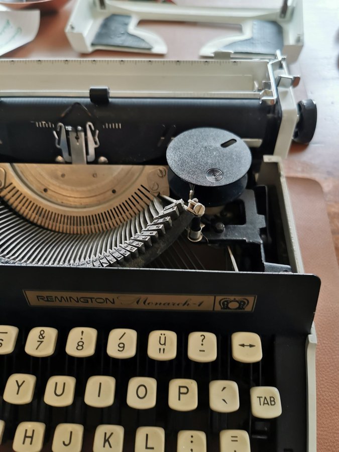 Vintage Remington Monarch-1~portable typewriter~1968~