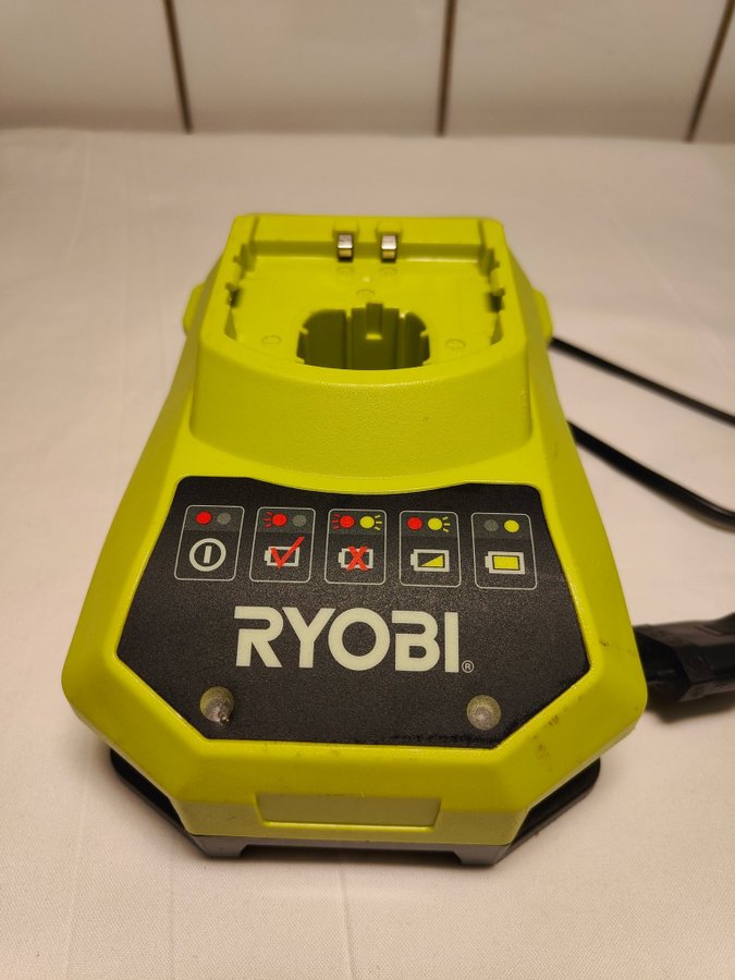 Ryobi 18V BCL14181H laddare