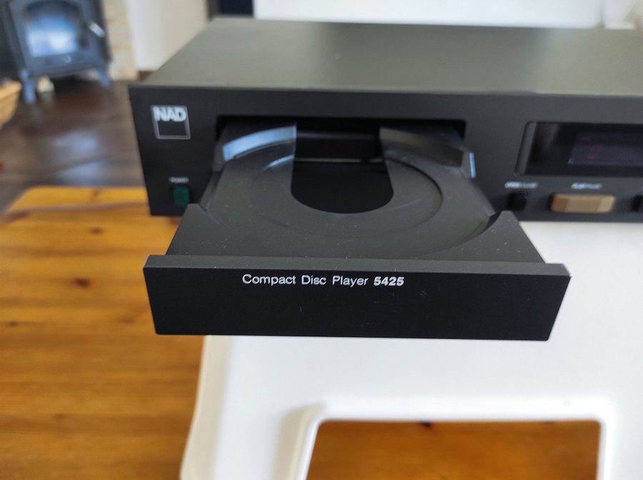 NAD 5425 CD player