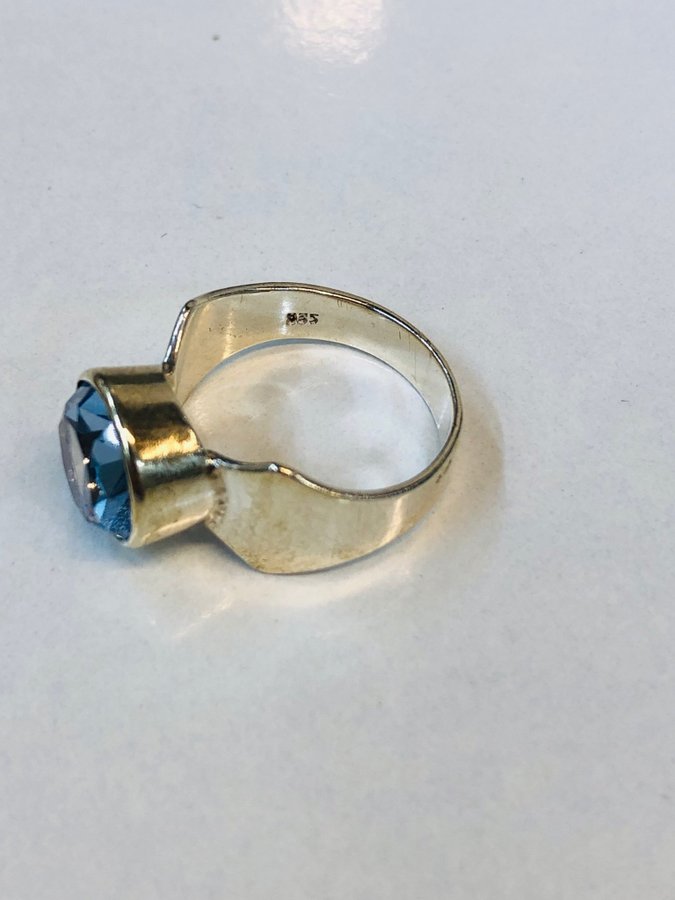 Svensk design silver ring med akvamarin sten