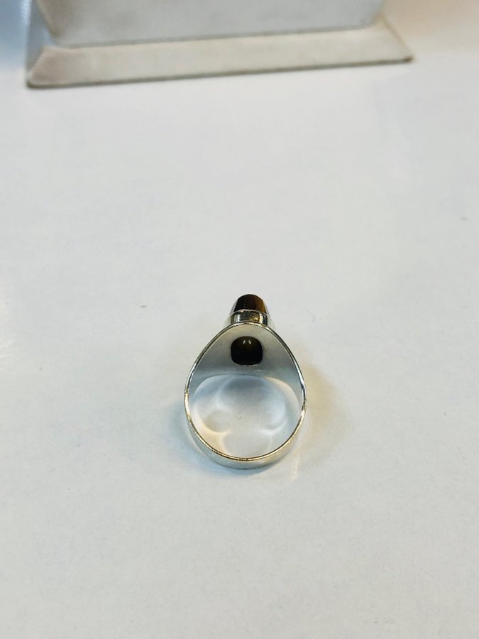 Design silver ring med tigeröga sten