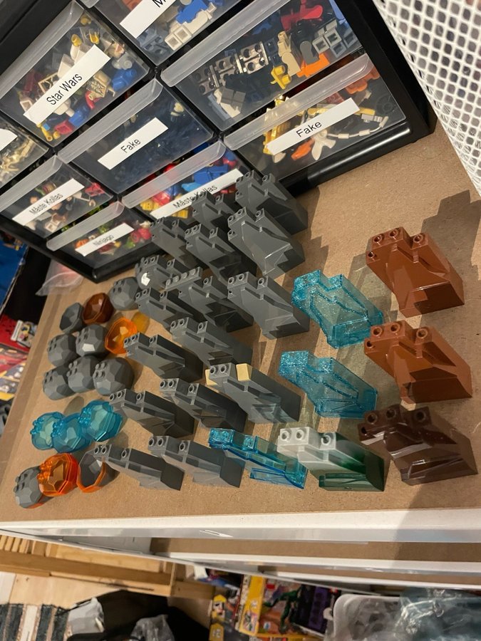 Lego stenar och delar Stenbumlingar berg och klippor Bergvägg