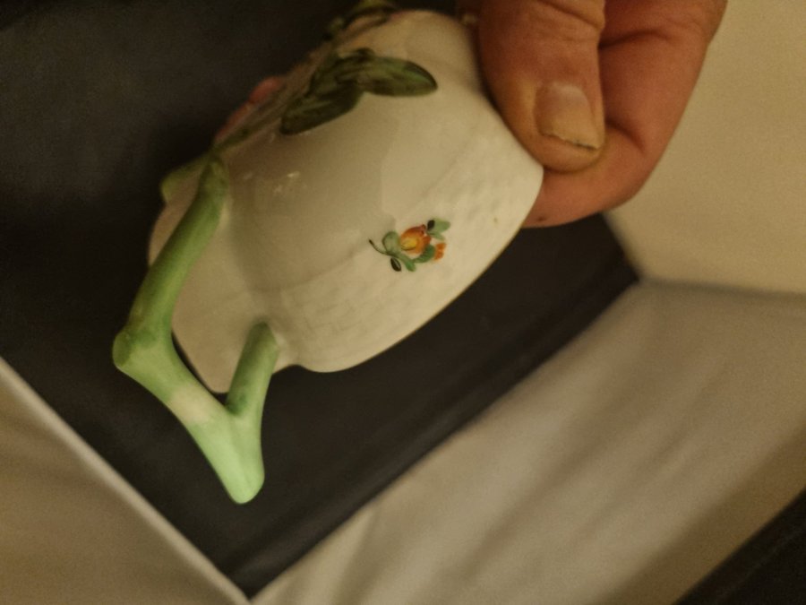 HEREND liten skål med handtag blommönster handmålad