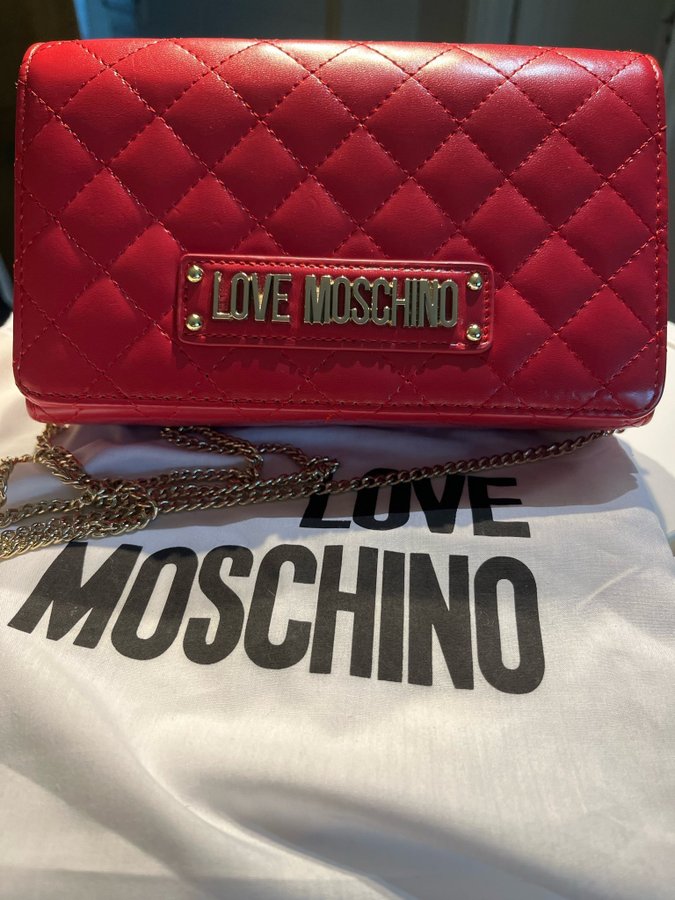 Love Moschino