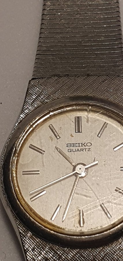 Seiko quartz klocka