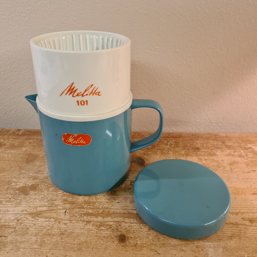 Campingkanna i plast "Melitta" m inbygd filterhållare