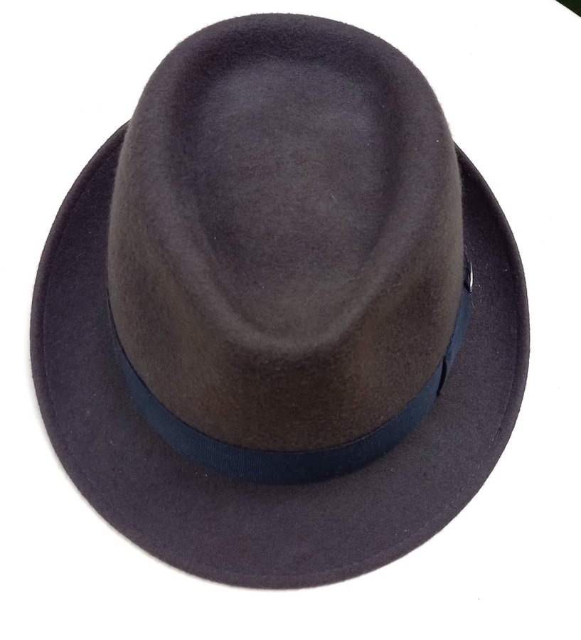 An iconic genuine classic mid-century MAYSER TROY Fedora felt hat unisex